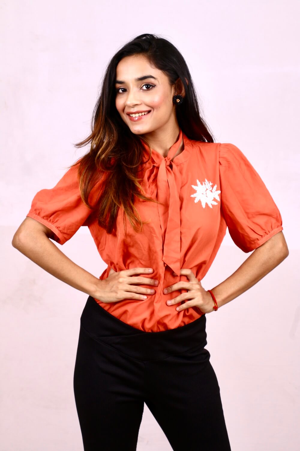 Peach knotted top